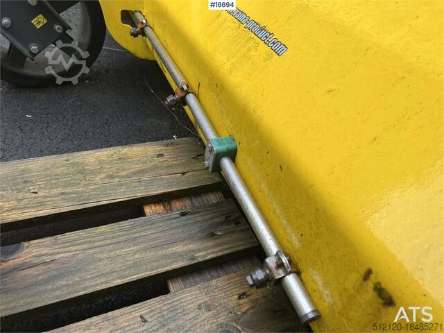 Machine de chantier Vama EHK 2200 wheel loader broom