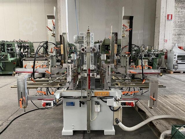 Camam MO3A Speciale CR Mașină de scobit dublă, oscilantă orizontală, cu încărcătoare automate Camam MO3A Speciale CR