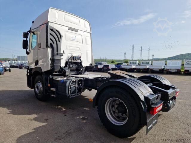 Máy kéo tiêu chuẩn Renault C-Series 520