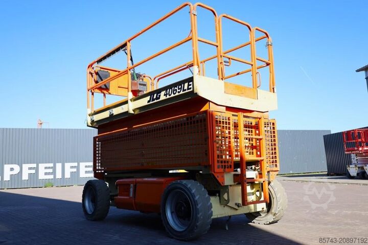Saxlift JLG M4069LE Hybrid, 14.2m Working Height, 360kg Capaci