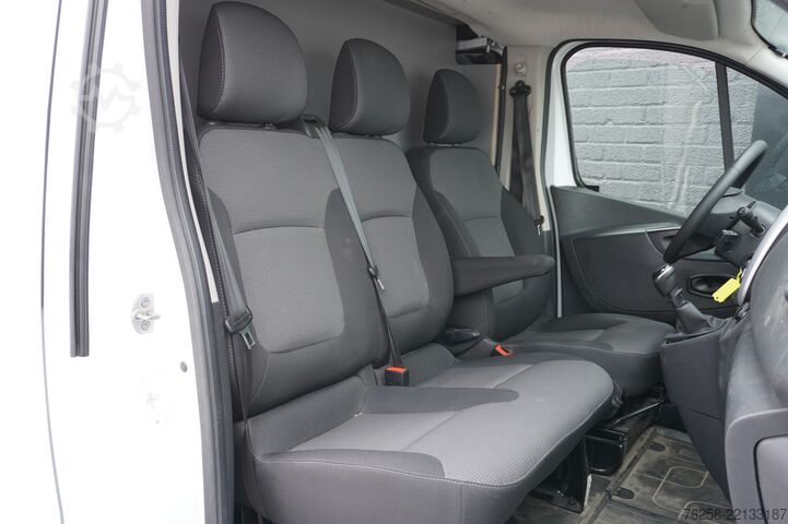 Furgoneta Renault Trafic 2.0 dCi 120PK EURO 6 - Airco - Cruise - ...