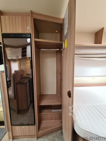 Semi-integrated camper BÜRSTNER Delfin T 660 *Luftfahrwerk*Solar*SAT+TV*