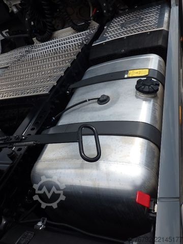 Standard tractor unit MERCEDES-BENZ 1852 LS Actros 5 GigaSpace/SoloStar/Ret./Standkl