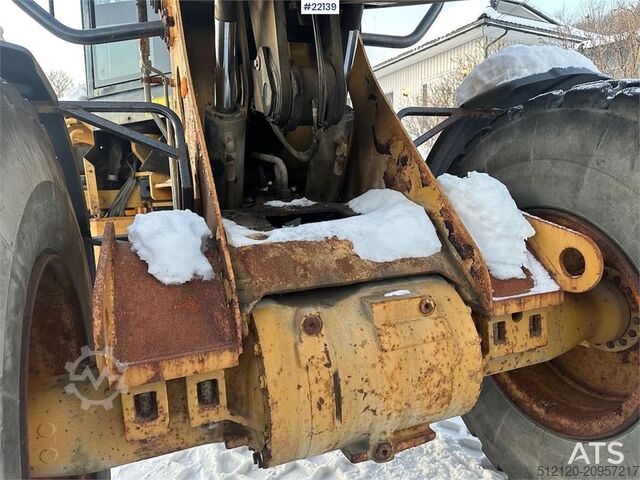 ローダー CAT 930G w/ bucket, pallet forks and scale. See hours!
