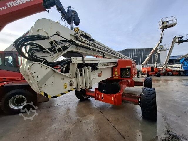 Mobilna delovna ploščad JLG 1250AJP