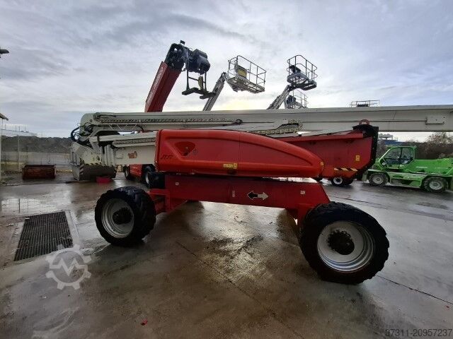 Mobilna delovna ploščad JLG 1250AJP