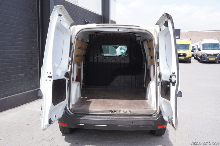 Kombi s vysokou střechou Renault Express 1.5 dCi EURO 6 - Airco - Cruise - €12.4...