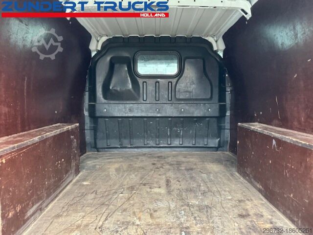 Kombi s vysokou strechou Ford CONNECT
