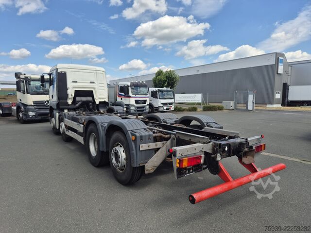 トラックシャーシ MAN TGA 35.430