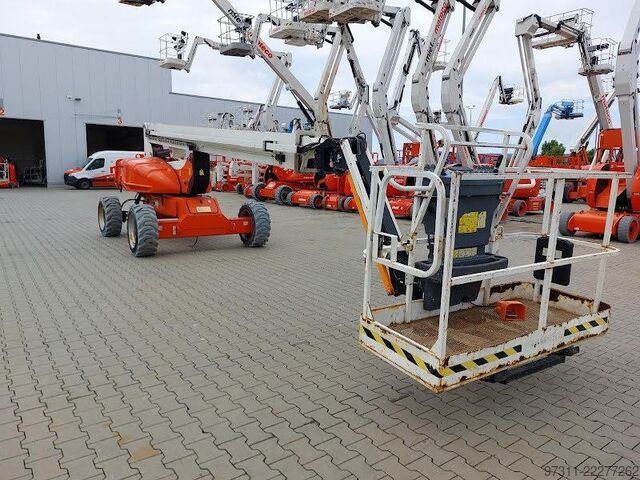 Шарнірно-телескопічна робоча платформа JLG M600JP