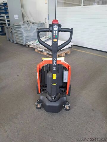 Empilhadeiras Elétricas de Palete Toyota LHE 130 castor