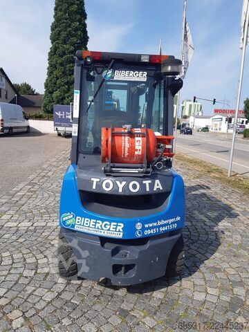 Elétrico – 4 rodas Toyota 8FGF25-67157