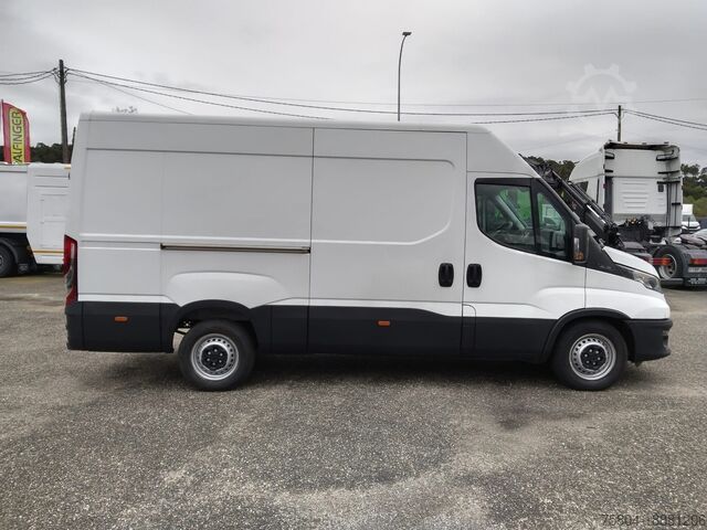 سيارة نقل Iveco DAILY 35S16
