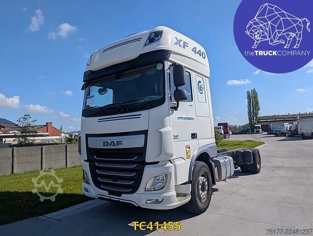 الهيكل مع كابينة السائق DAF XF 440