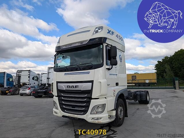 Șasiu cu cabină DAF XF 450