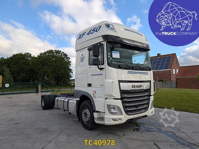 Șasiu cu cabină DAF XF 450