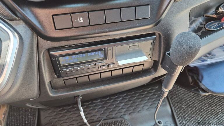 Minibus IVECO 2x Daily 70 Lagerfahrzeug Ferqui Sunrise 2,5 m B