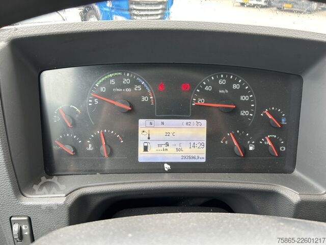 Ferðatösku Volvo FL 210 Euro 6 D / 12 Ton / 293 dkm / Box / Laad...