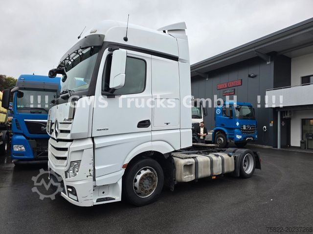 Volum trekkvogn MERCEDES-BENZ Actros 1845 / 2 Tank / 2 Bett / Big Space / Ret