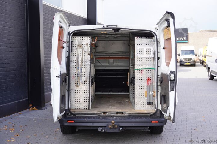 شاحنة بانل Renault Trafic 2.0 dCi 110PK EURO 6 - Airco - Navi - Cr...