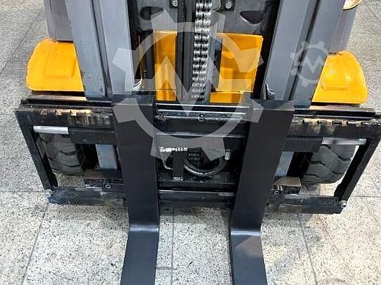 περονοφόρο ανυψωτικό Jungheinrich EFG 216