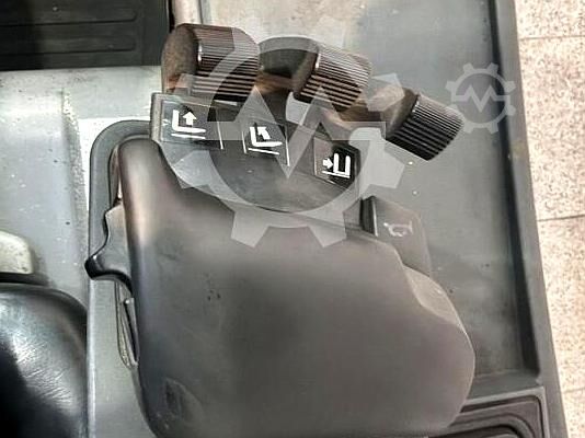 περονοφόρο ανυψωτικό Jungheinrich EFG 216