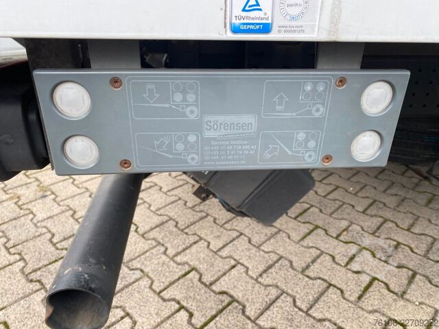 Skříňová dodávka FUSO Canter 7C15 Koffer mit Ladebordwand