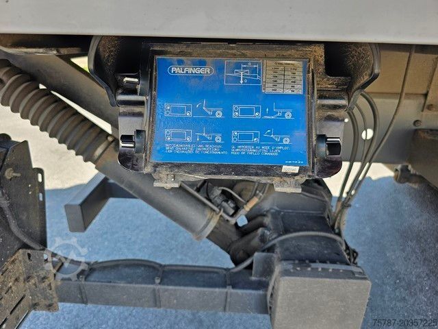 বক্স ট্রাক DAF LF 310 Isokoffer, 19 To, Ladebordwand 1.500 Kg