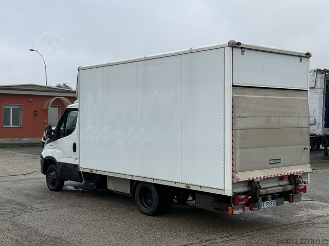Furgoneta caja Iveco daily 35-140