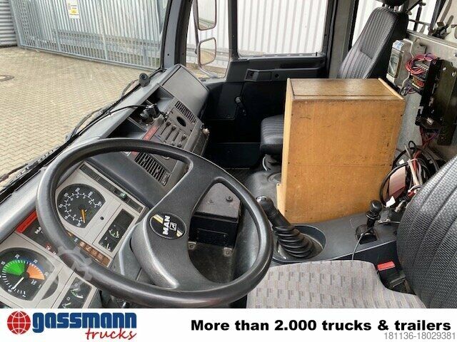 Slökkviliðsbíll MAN 10.224 LC 4x2 BB Doka, TLF16/12, 6-Zylinder Motor