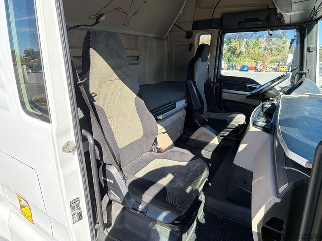 Tegljač velikog volumena MAN TGX 18.460 LLS-U Mega XLX 4X2 Retarder E6 Standk