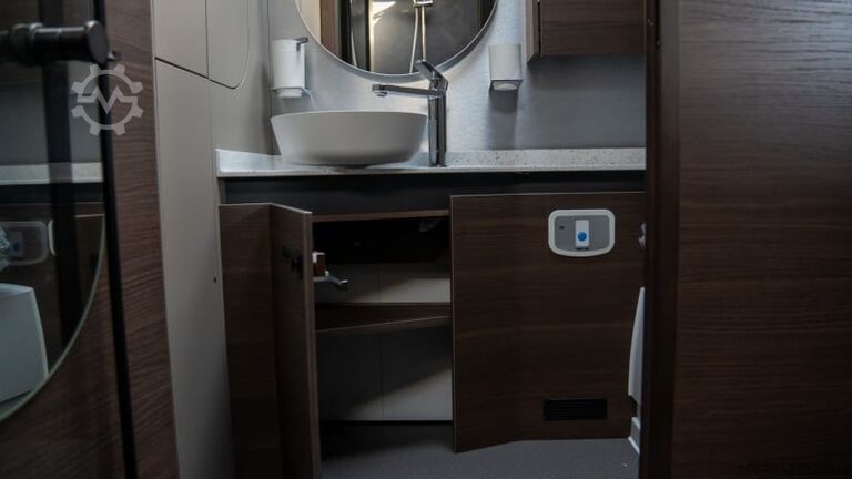 ADRIA SUPERSONIC 890 LL MY 27 BOBIL NY ADRIA SUPERSONIC 890 LL MY 27