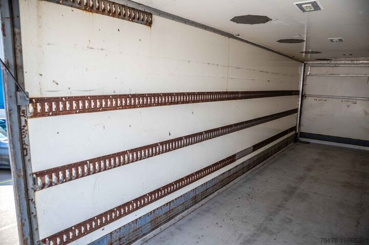 রেফ্রিজারেটেড/হিমায়িত পরিবহন RENAULT MIDLUM 280DXI+POUSSIN/CHICKEN/KUIKEN/KÛKEN