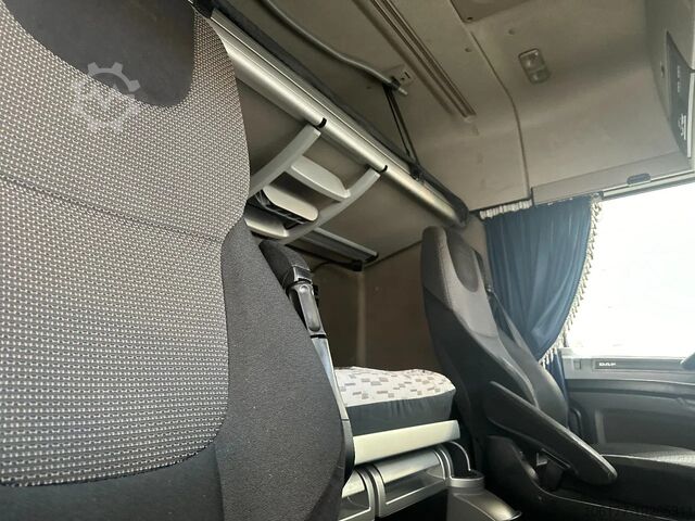 Estándar-SZM DAF XF 106.460 SPACECAB