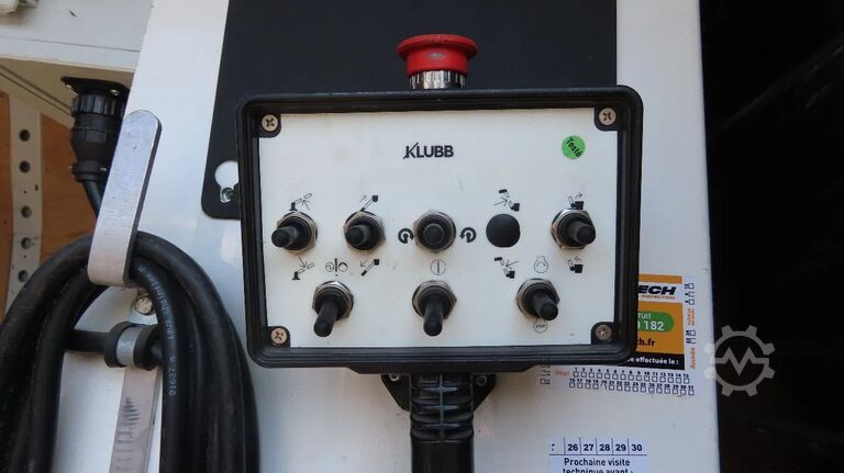 리프팅 플랫폼 Renault Master 10,5 m,3 SEATS, KLUBB, 3500 kg, euro6