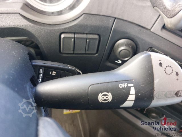 Volume tractor unit DAF XF 460 FT Space Cab Low deck