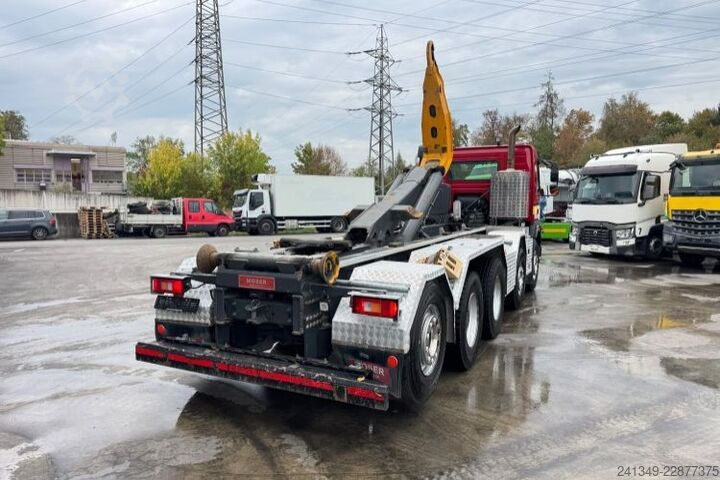 Camion benne à bras amovible VOLVO FMX-540 10x4 Moser