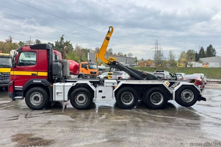 Camion benne à bras amovible VOLVO FMX-540 10x4 Moser