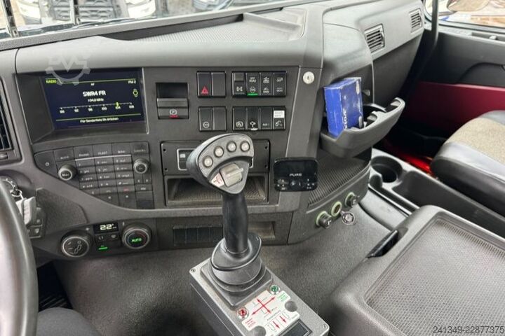 Camion benne à bras amovible VOLVO FMX-540 10x4 Moser