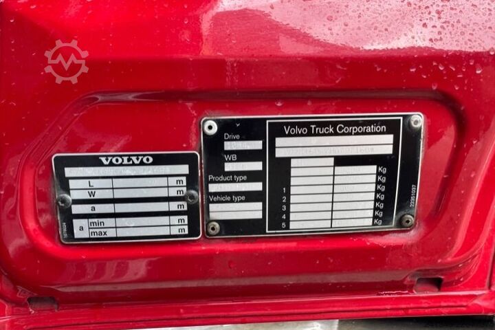 Camion benne à bras amovible VOLVO FMX-540 10x4 Moser
