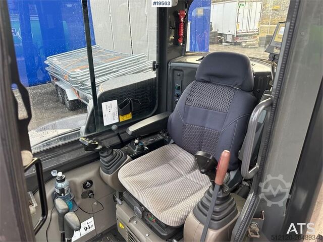 Paletli ekskavatör CASE CX50B excavator w/rototilt, hammer, grapple and 3