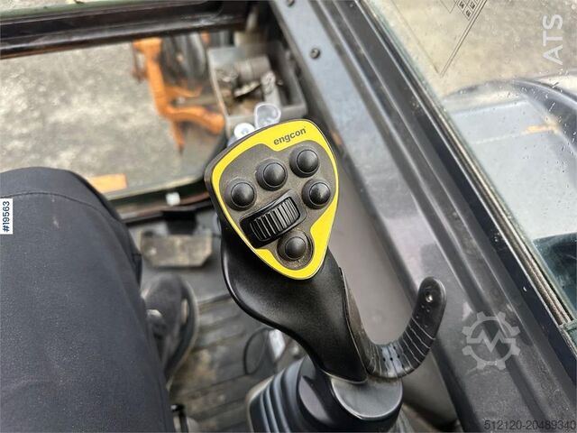 Paletli ekskavatör CASE CX50B excavator w/rototilt, hammer, grapple and 3