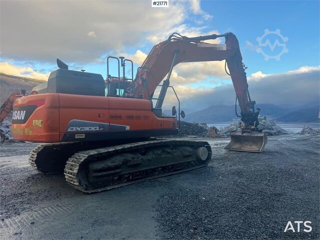 Paletli ekskavatör Doosan Dx300lc-5 Gravemaskin m/ rototilt og pusseskuffe