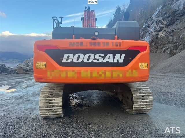 Paletli ekskavatör Doosan Dx300lc-5 Gravemaskin m/ rototilt og pusseskuffe