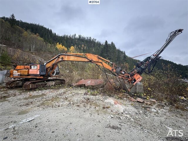 Paletli ekskavatör Hitachi FH 220 LC
