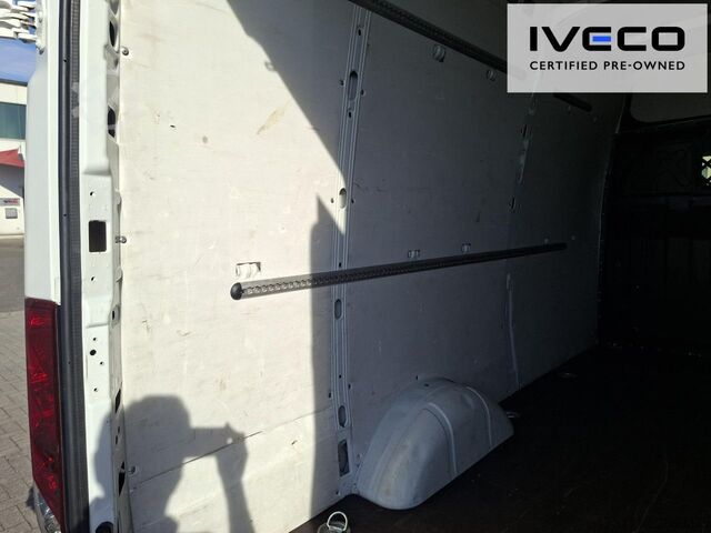 Furgonçë e lartë IVECO Daily 35S16V RS 3520L / Klima / Bluetooth