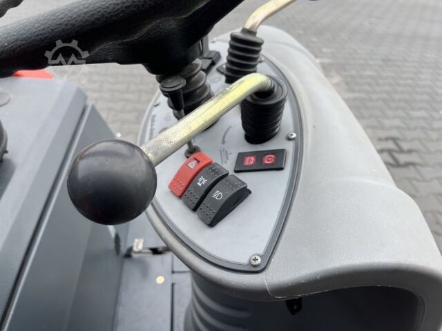 Sweepers Hako Jonas 1200V