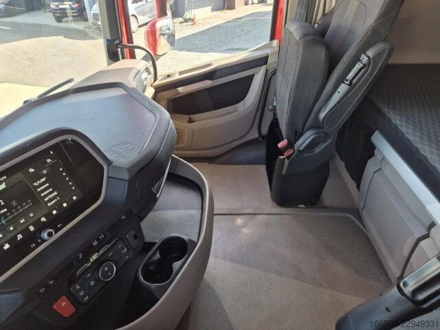 Standard-Traktor DAF XG 480 FT ZF INTARDER