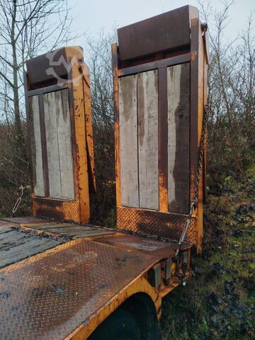 大型トレーラー ROBUSTE KAISER