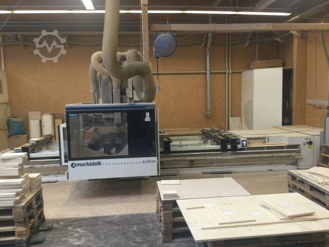 CNC machining center SCM morbidelli M 800